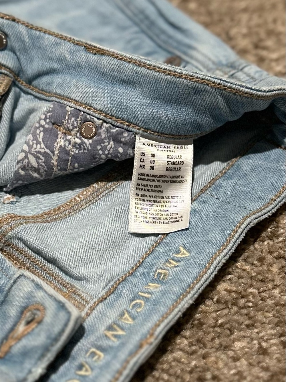 🌴 AE • Ripped Mom Straight Jean - Picture 3 of 4